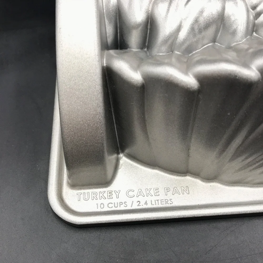 Nordic Ware Thanksgiving Turkey Cake Pan 10 Cup 2.4 Liters Dressing Stuffing Pan